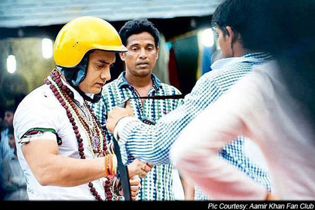 Aamir Khan stopped  for Shooting at Nashik for the movie "PK"
